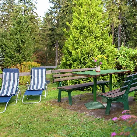 Holiday Am Wald 2 *